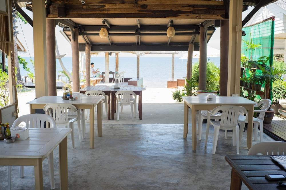 Amity Beach Resort Maret Zewnętrze zdjęcie