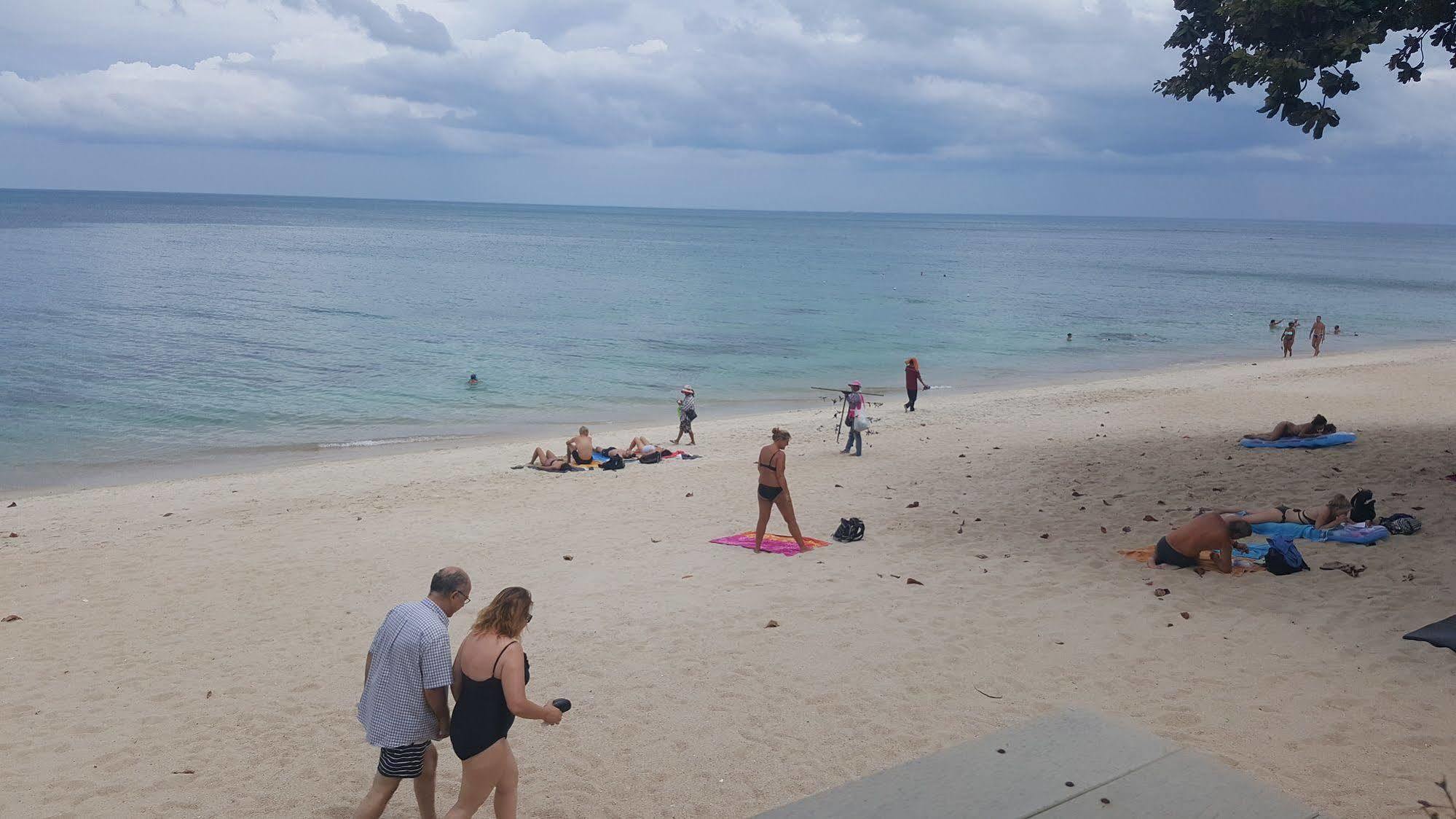 Amity Beach Resort Maret Zewnętrze zdjęcie
