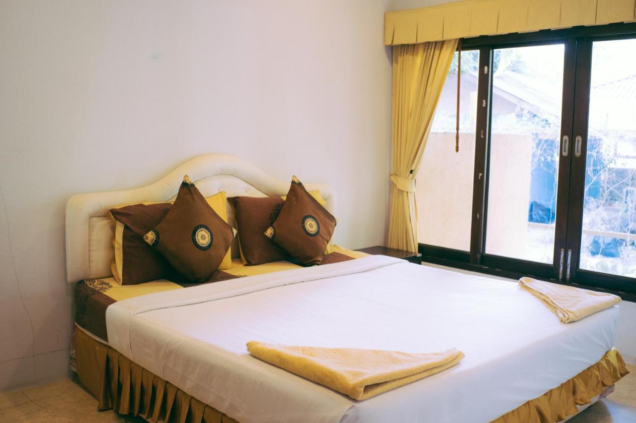 Amity Beach Resort Maret Zewnętrze zdjęcie