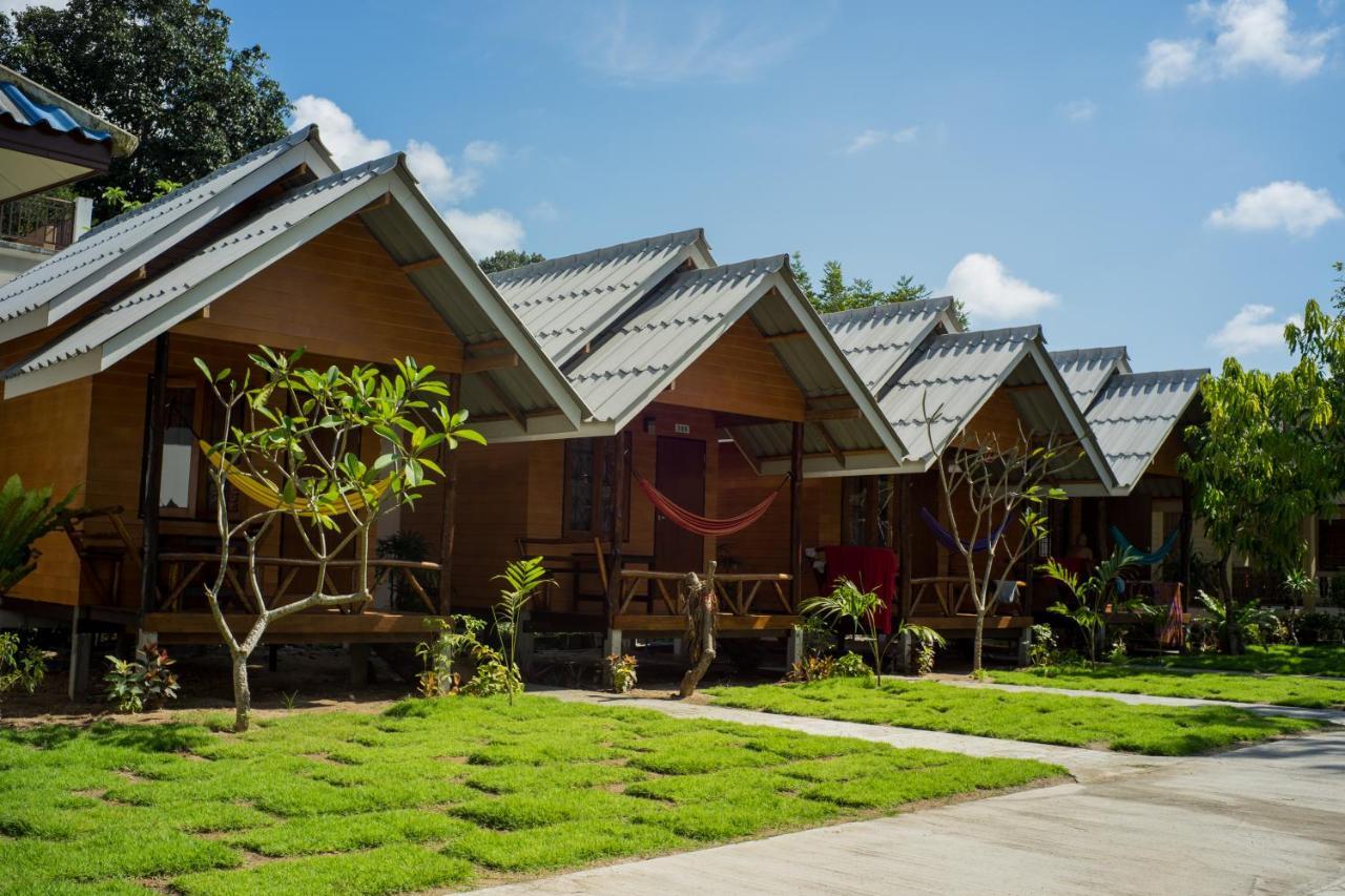 Amity Beach Resort Maret Zewnętrze zdjęcie