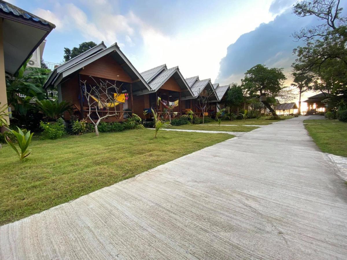 Amity Beach Resort Maret Zewnętrze zdjęcie